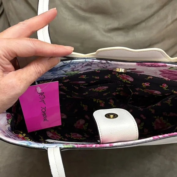 Betsey Johnson Floral Cat Design Tote Bag - Picture 4 of 6